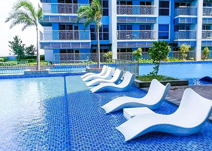 Spacious 6br Family Near Solaire, Okada *