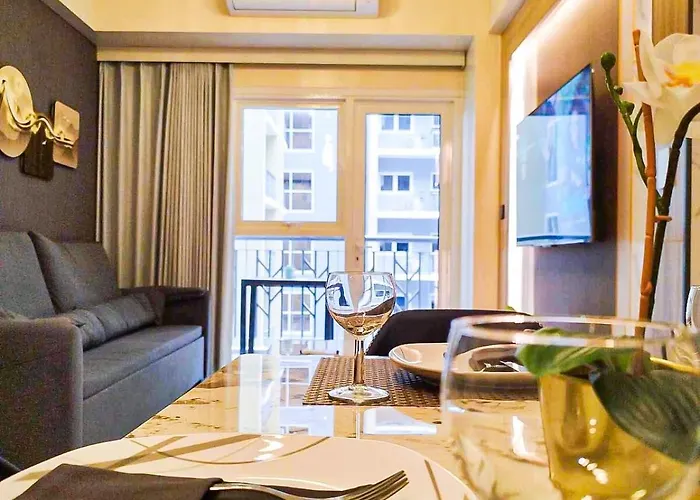 Spacious 6br Family Near Solaire, Okada