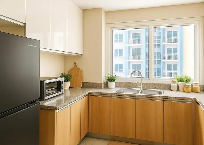 Spacious 6br Family Near Solaire, Okada